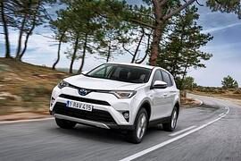 Test: Toyota RAV4 Hybrid - Gleiter durch Raum und Zeit