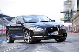 Jaguar XF 3.0d S Pace - Insel-Glühen