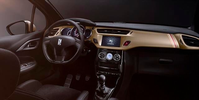 Das DS3 Performance Cabrio kommt mit fast kompletter Ausstattung auf 29.490 Euro