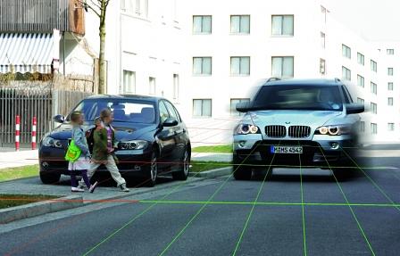BMW Fußgängererkennung mit Notbremsung