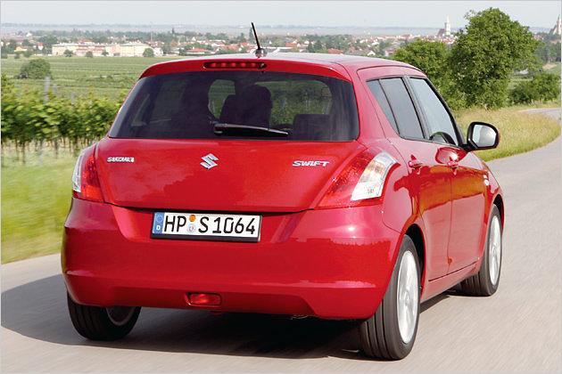 Obwohl die Breite nur wenig zunahm, wirkt das Heck stämmiger als bislang