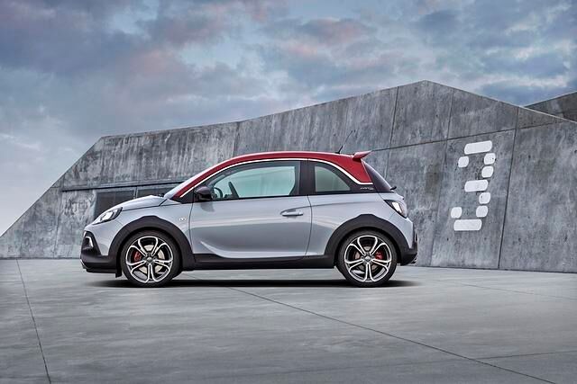 Dass es mit einem Kleinstwagen auch spaßiger (und teurer) geht, zeigt der 110 kW/150 PS starke Opel Adam Rocks S, der 14 Tage unser Alltagsbegleiter war und ab 19.990 Euro in der Preisliste steht