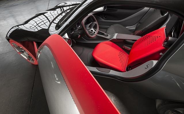 Während der GT von außen klein und zierlich aussieht wie ein Spielzeug-Auto, ist er innen ungewöhnlich geräumig, wirkt licht und lustvoll und vor allem so aufgeräumt, dass einen nichts und niemand...