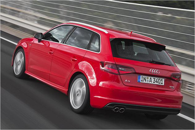 Das hier gezeigte Fahrzeug besitzt ein S-linie-Exterieurpaket mit veränderten Schürzen sowie Seitenschwellern