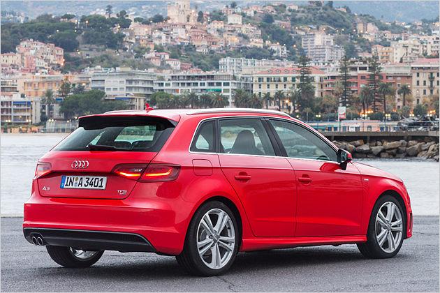 In Kombination mit Xenonscheinwerfern sind die Rückleuchten in LED-Technik ausgeführt