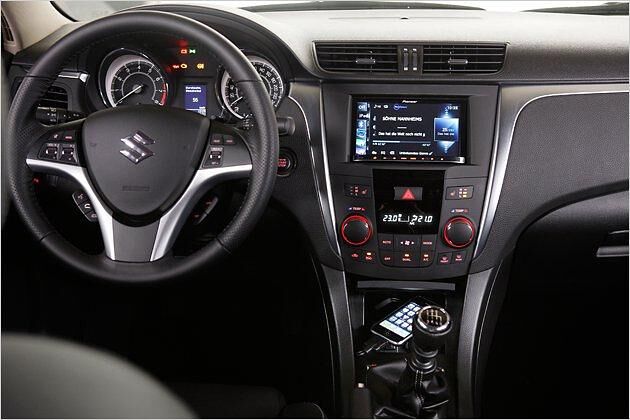 Ansehnliches Kizashi-Cockpit