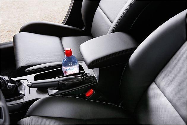 In der Mittelarmlehne ...