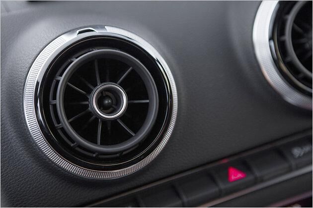 Die Lüftungsdüsen sind stets kreisrund, optional sind sie mit einem Chromring verziert