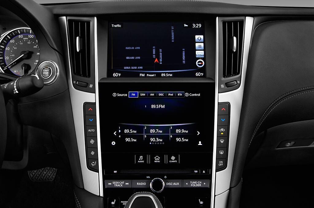 Infiniti Q60 (Baujahr 2017) Premium 2 Türen Radio und Infotainmentsystem