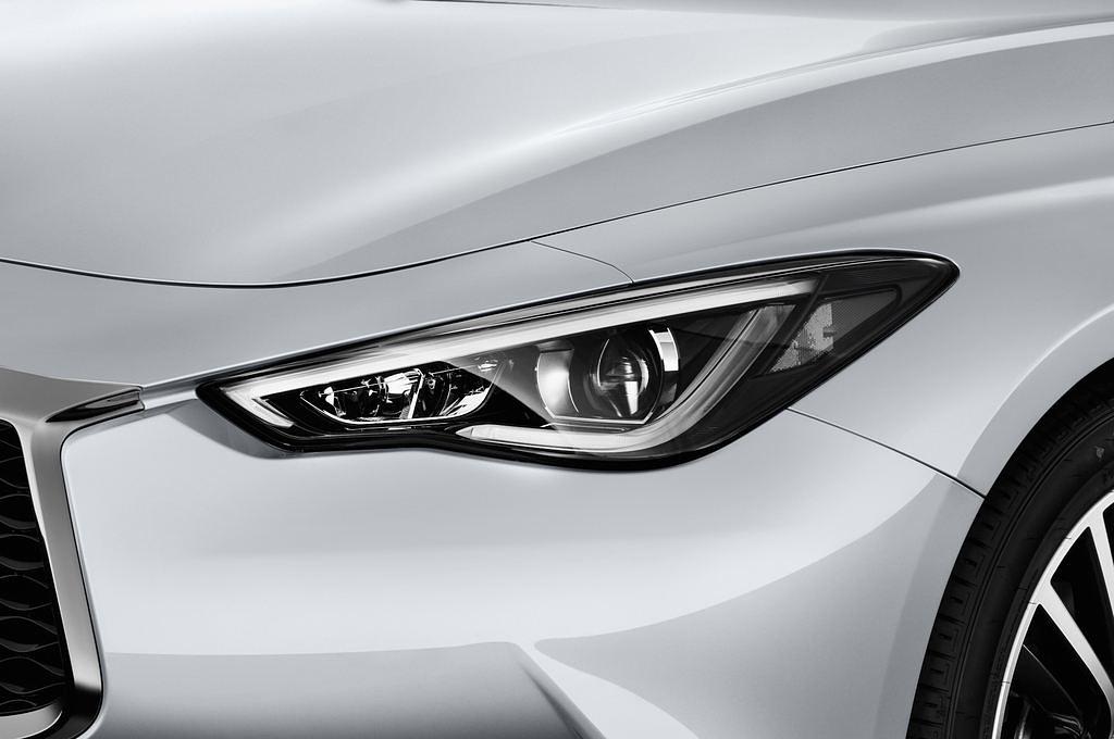 Infiniti Q60 (Baujahr 2017) Premium 2 Türen Scheinwerfer