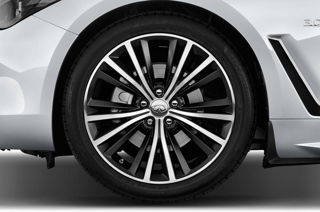 Infiniti Q60 (Baujahr 2017) Premium 2 Türen Reifen und Felge