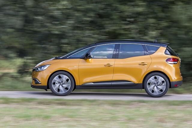 Mit modernem Styling im Espace-Stil holt Renault den Van optisch aus der Biedermann-Ecke, doch leider geht der eng sitzende Maßanzug zu Lasten des Platzangebots