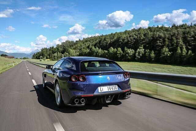 Trotz seiner jetzt 507 kW/690 PS (plus 30 PS) präsentiert sich der GTC4 als Gentleman
