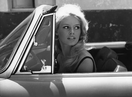 Brigitte Bardot im Renault Floride