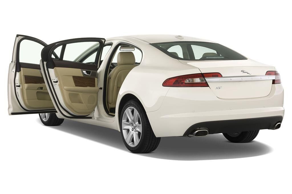 Jaguar XF (Baujahr 2011) Luxury 4 Türen Tür geöffnet
