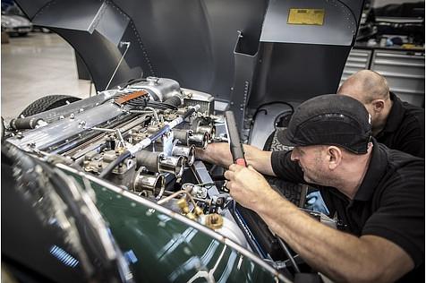 Die Motoren werden aufwendig wieder in Stand gesetzt