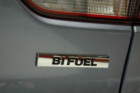 VW Bi Fuel: Antrieb für konventionellen und alternativen Kraftstoff
