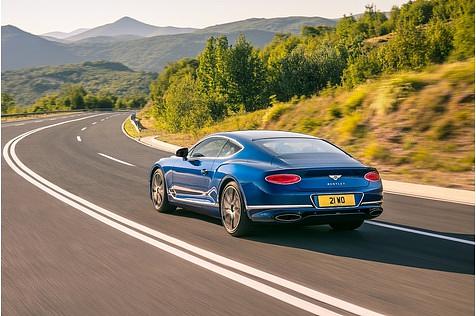 Der Allradantrieb verteilt die Kraft variabel zwischen Vorder-und Hinterachse