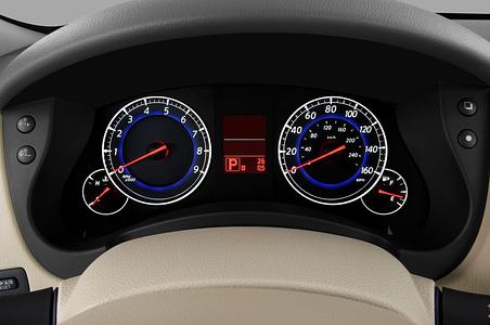 Infiniti QX50 (Baujahr 2014) 3.7 5 Türen Tacho und Fahrerinstrumente