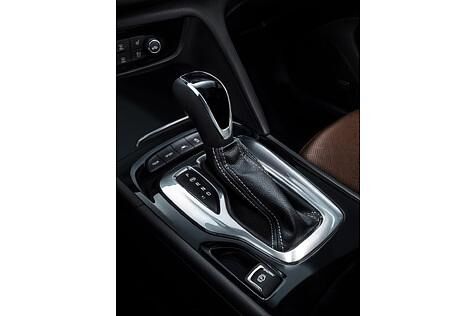 Die neue Achtgang-Automatik passt gut zum Insignia