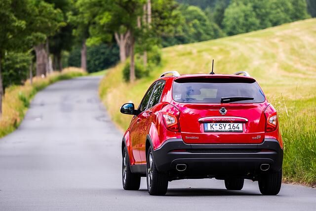 Wo Hyundai und Kia ihre Fahrzeuge zu einem Großteil in Europa entwickeln und produzieren und sich auch preislich längst an Volumenhersteller wie Opel oder Ford annähern, pflegt der Ssangyong noch...