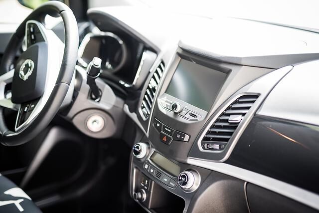 Innen ist der Korando  überraschend solide und liebevoll eingerichtet