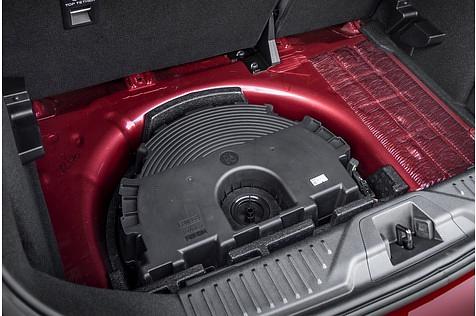 Reparaturkosten im Ford Fiesta - auf Wunsch gibt es auch einen richtigen Reservereifen