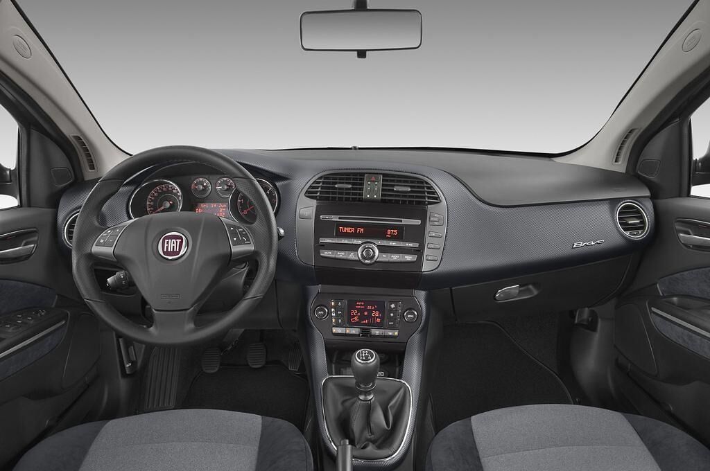 FIAT Bravo (Baujahr 2010) Active 5 Türen Cockpit und Innenraum