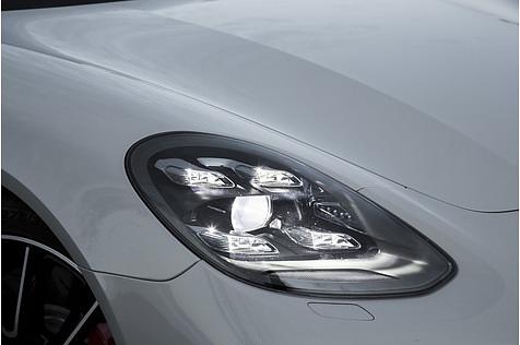Porsche Panamera Sport Turismo Turbo - LED-Licht vorn und hinten