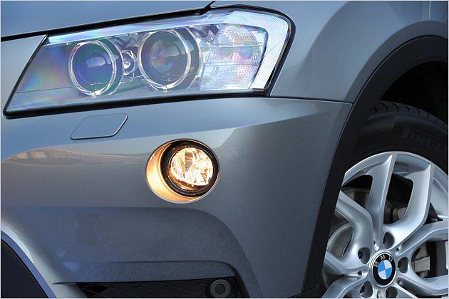 Die Nebelscheinwerfer sind beim neuen Modell weiter nach außen gerückt