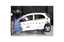 Erstes Elektromobil im Crash-Test