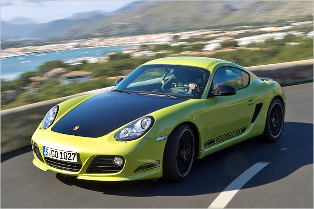 Die Frontscheinwerfer tragen beim R-Modell einen schwarzen Rand