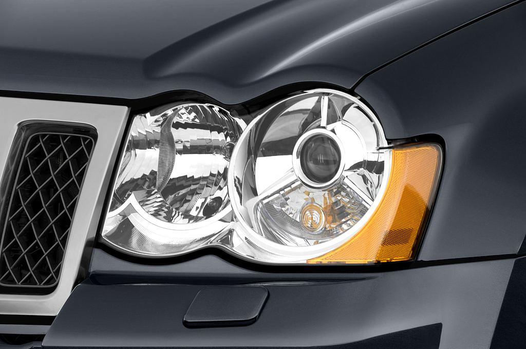 Jeep Grand Cherokee (Baujahr 2010) Overland 5 Türen Scheinwerfer