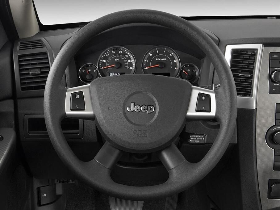 Jeep Grand Cherokee (Baujahr 2010) Laredo 5 Türen Lenkrad