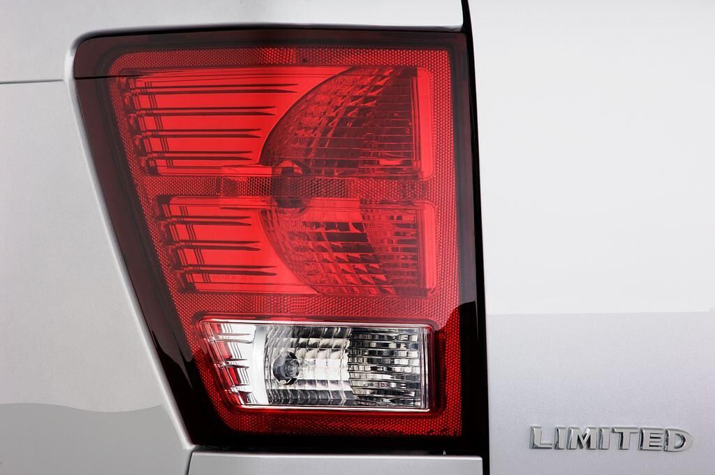 Jeep Grand Cherokee (Baujahr 2010) Limited 5 Türen Rücklicht