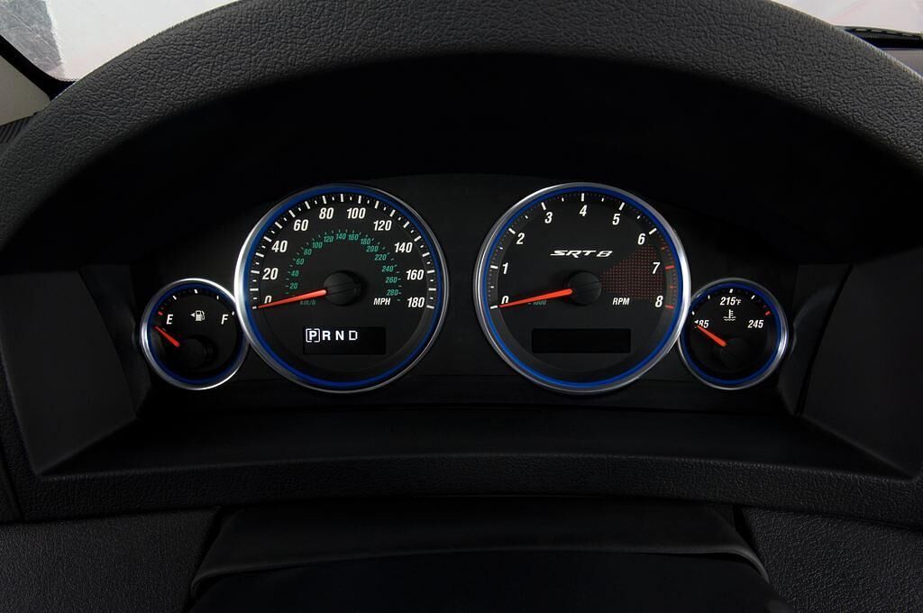 Jeep Grand Cherokee (Baujahr 2010) SRT-8 5 Türen Tacho und Fahrerinstrumente