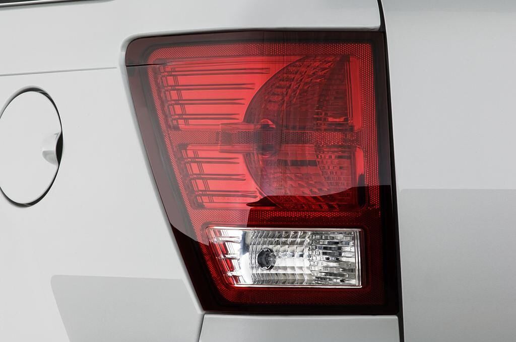 Jeep Grand Cherokee (Baujahr 2010) SRT-8 5 Türen Rücklicht