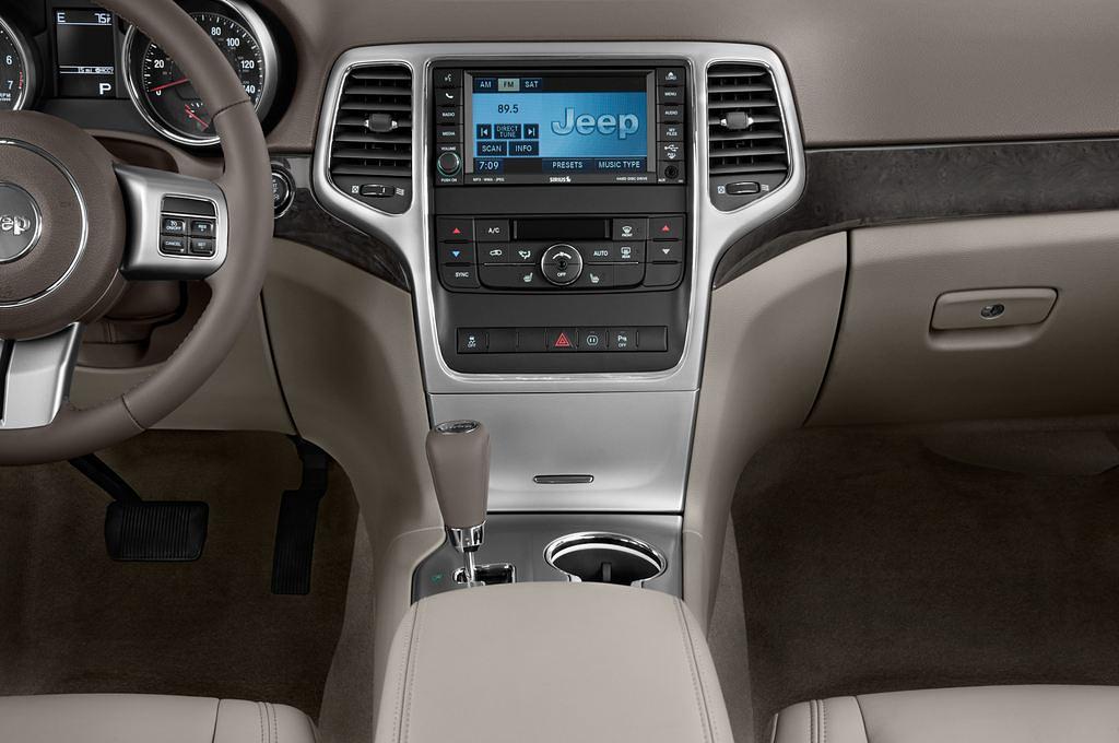 Jeep Grand Cherokee (Baujahr 2011) Laredo 5 Türen Mittelkonsole