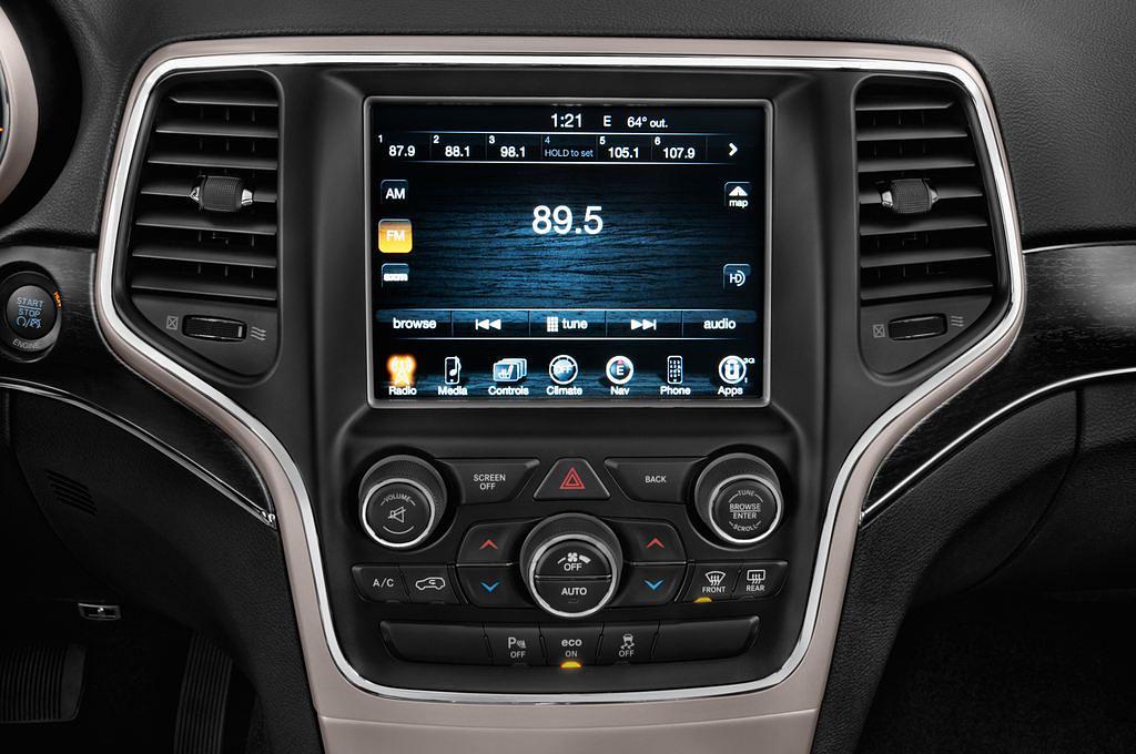 Jeep Grand Cherokee (Baujahr 2013) Limited 5 Türen Radio und Infotainmentsystem