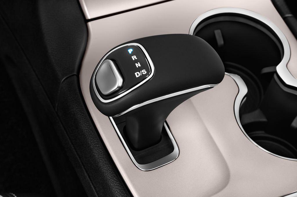 Jeep Grand Cherokee (Baujahr 2013) Limited 5 Türen Schalthebel