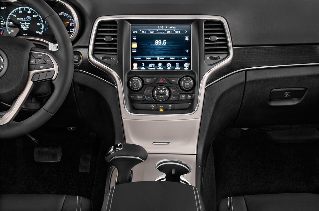 Jeep Grand Cherokee (Baujahr 2013) Limited 5 Türen Mittelkonsole