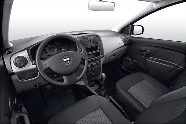 Kein Radio, keine Fensterheber, keine Klimaanlage: Extras sind für den Basis-Sandero nicht vorgesehen