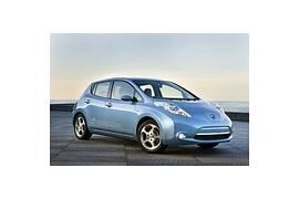 Erste Nissan LEAF in Europa eingetroffen