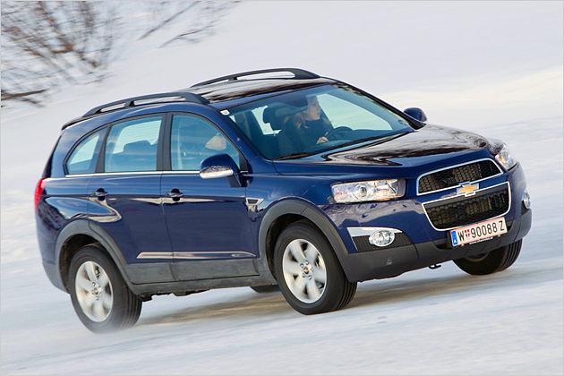 Zu erkennen ist der überarbeitete Captiva an der neu gestalteten Front