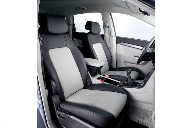 Die Sitze für Fahrer und Beifahrer könnten etwas mehr Seitenhalt bieten