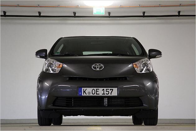 1,68 Meter breit: Der iQ steht stämmig auf dem Grund