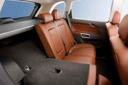 Opel Antara: Ledersitze, ein Sitz umgeklappt