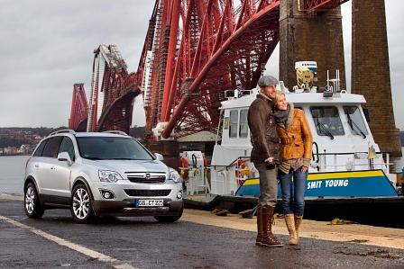 Opel Antara am Hafen