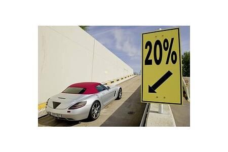 Mercedes-Benz SLS AMG Roadster startet im Herbst