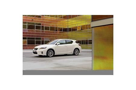 Lexus CT200h erhält Höchstwertung beim Euro NCAP Crashtest